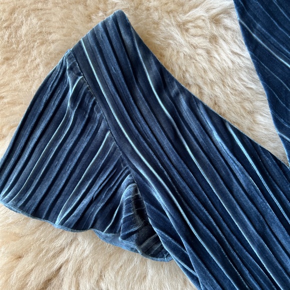 NWT Free People MINKPINK Lex Velvet Ribbed Jumpsuit in Sky, Size XS - Picture 8 of 9